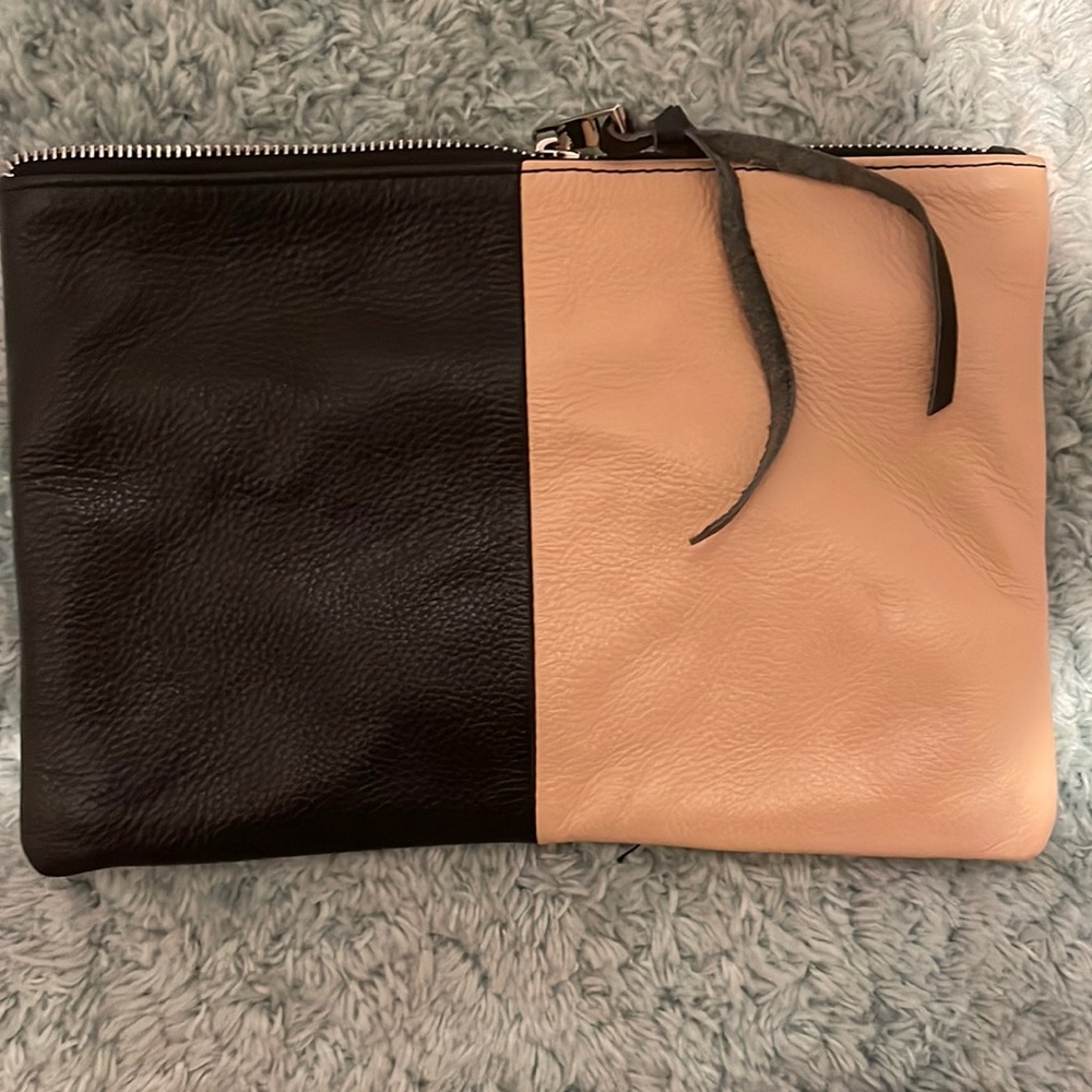 Clutch with no strap